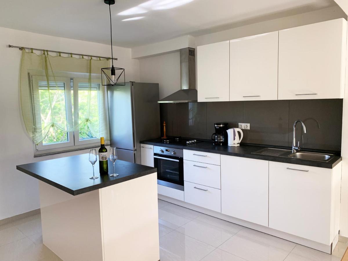 New Apartment Ema II Vrh  ภายนอก รูปภาพ